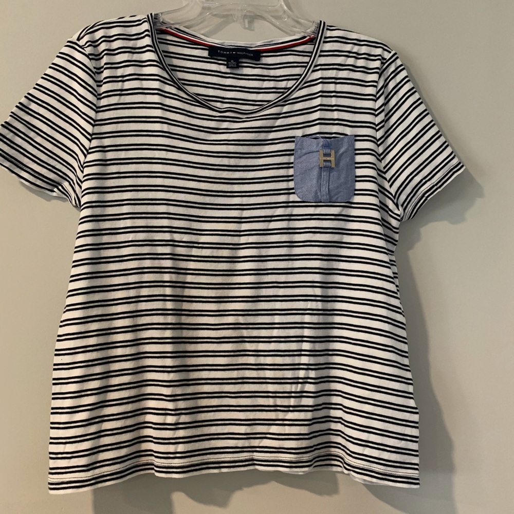Striped Tommy Hilfiger T-shirt with cute pocket XL
